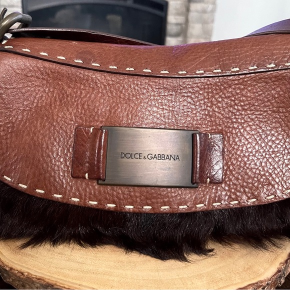 Dolce & Gabbana fur shoulder bag. Super cute handbag. So cute ❤️ - Picture 2 of 9